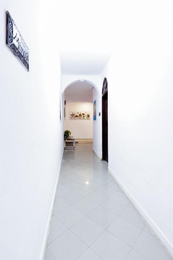 Kelele Square Bed & Breakfast *